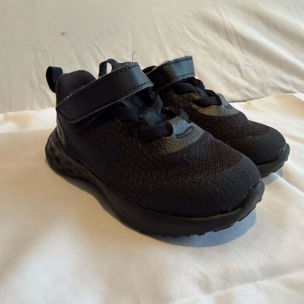 Nike Revolution 6 NN Toddler Running Shoes, Black